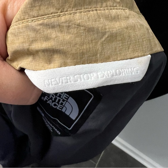 The North Face Hyvent Tan Hidden Zipper Belted Trench Coat Small - Picture 8 of 9